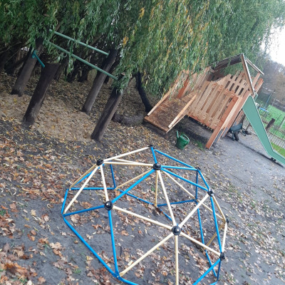 Kletterstangen und Kletter Kugel sind da